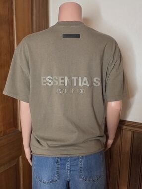 Fear of God Essentials Cutoff Logo Tee Taupe Olive Large